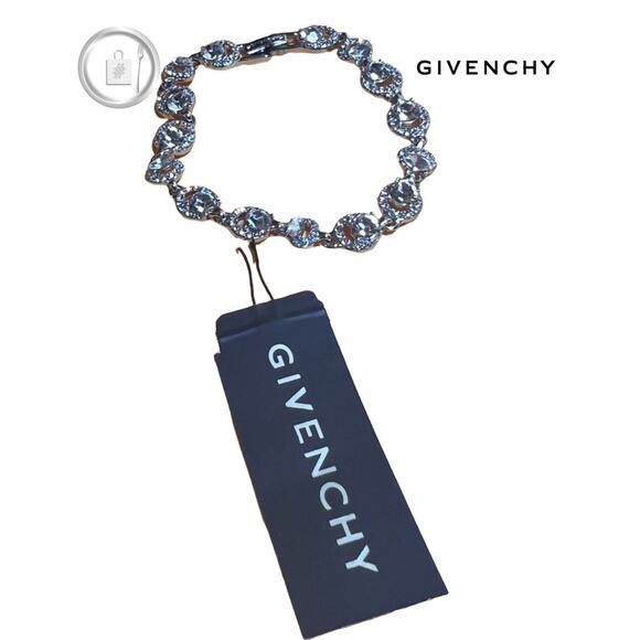 Givenchy - Picture 3 of 3